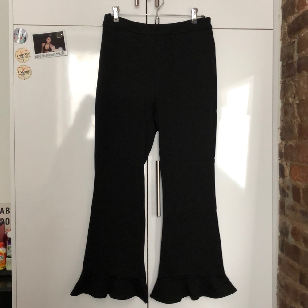 Super cute scalloped hem pants!